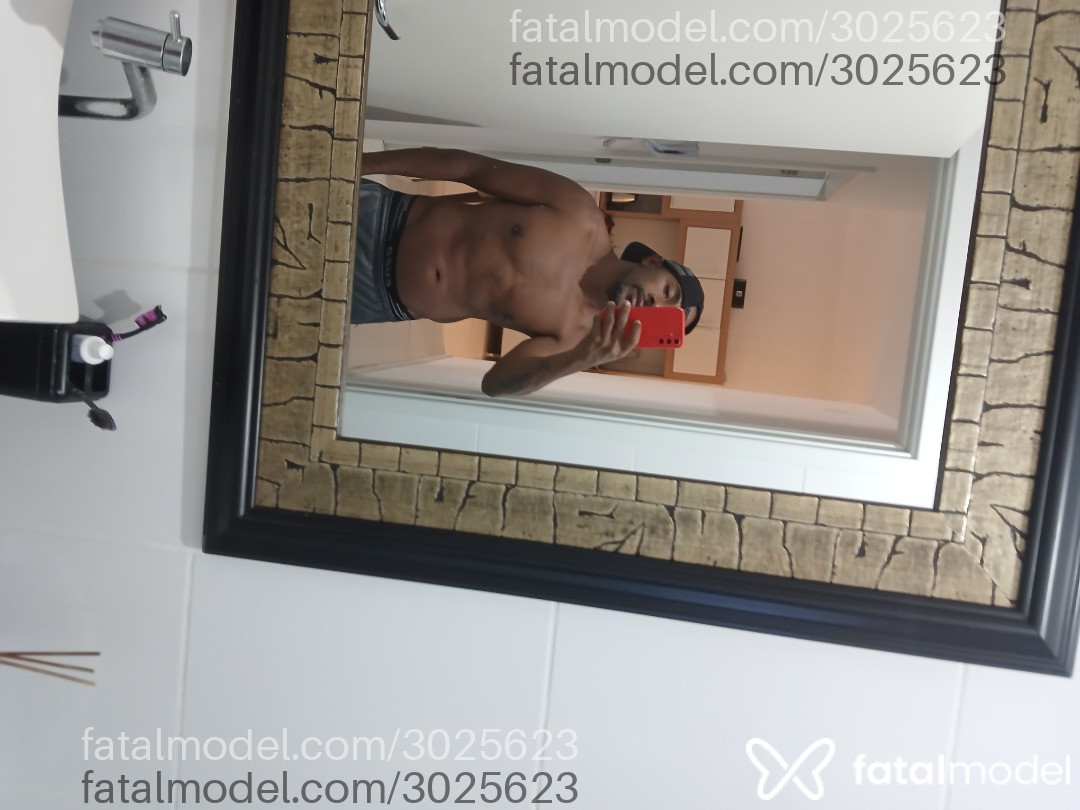 Acompanhante homem morena (o) de olhos castanhos em Florianópolis - Alves Alves