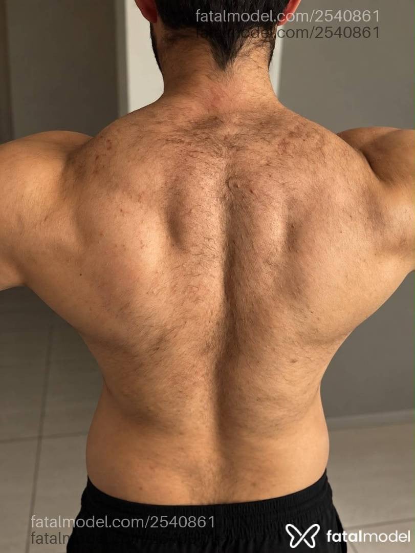 Acompanhante homem com cabelo castanho de olhos castanhos - José Mauricio