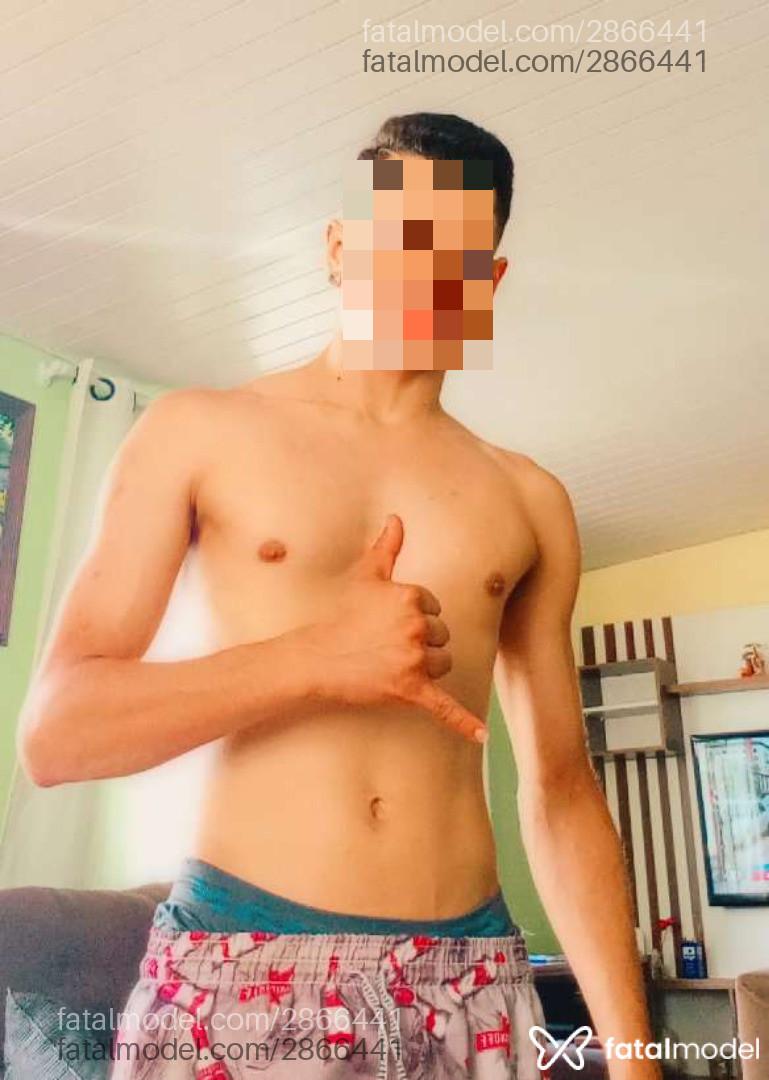 Acompanhante homem morena (o) de olhos castanhos em Cascavel - Henrique
