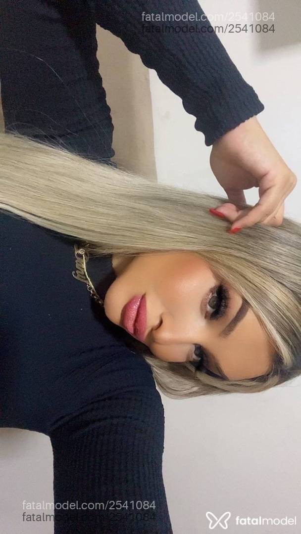 Acompanhante mulher loira (o) de olhos castanhos em Marília - Júlia Blaut
