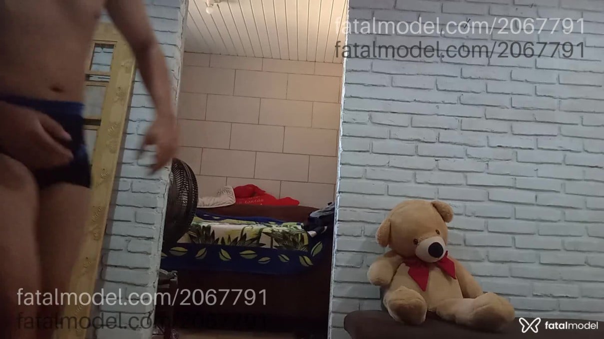 Acompanhante homem com cabelo castanho de olhos castanhos em Cachoeirinha - Fkl