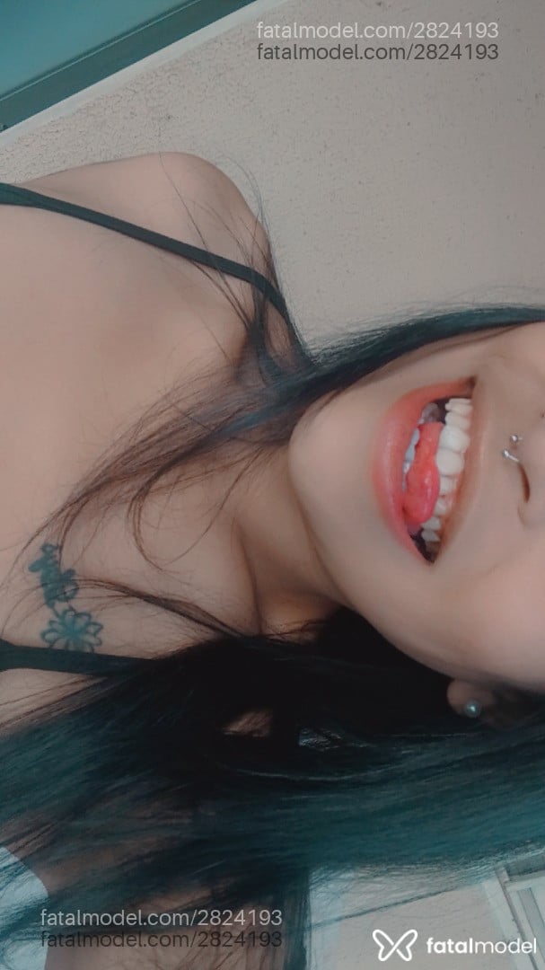 Acompanhante mulher trans morena (o) de olhos verdes em Londrina - Lays Lays