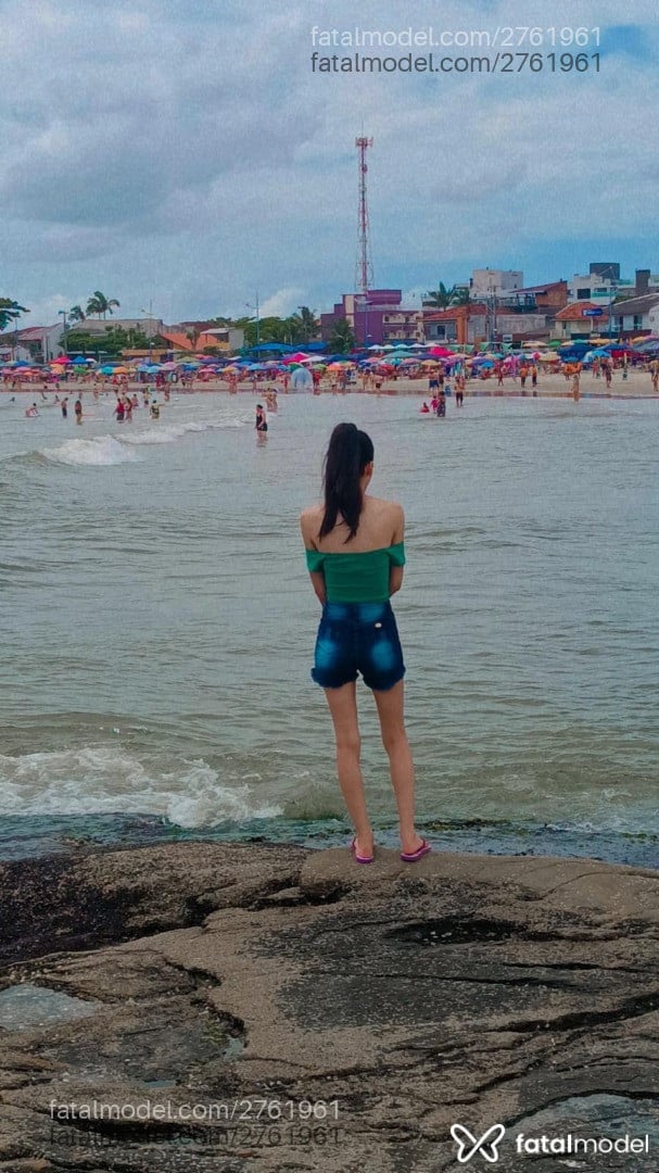 Acompanhante mulher com cabelo castanho de olhos mel em Curitiba - Edihs