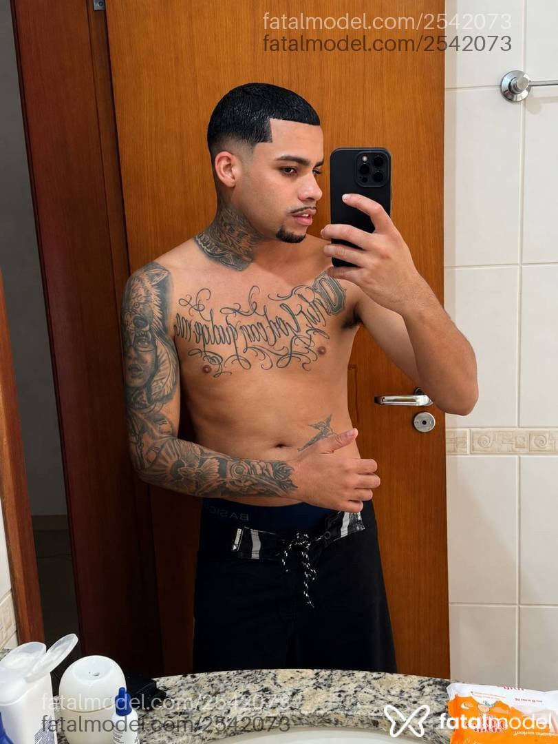 Acompanhante homem morena (o) de olhos pretos - Júnior Duat