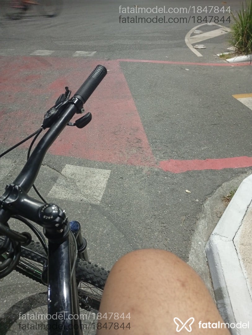 Acompanhante homem morena (o) de olhos castanhos em Balneário Camboriú - Steve