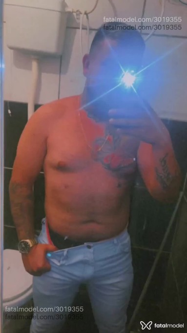 Acompanhante homem com cabelo grisalho de olhos mel em Cachoeirinha - Rodrigo