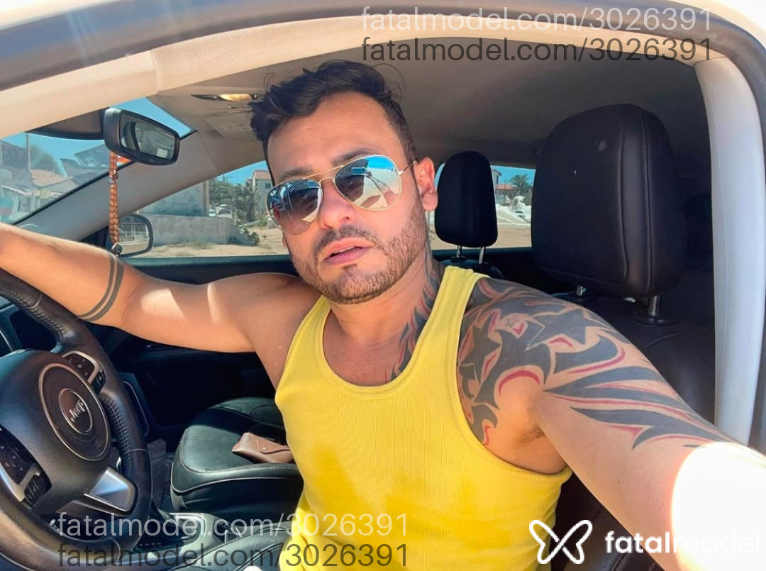 Acompanhante homem com cabelo castanho de olhos castanhos em São Paulo Acompanhante homem com cabelo castanho de olhos castanhos em São Paulo - Tiago