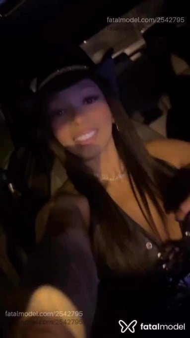 Acompanhante mulher com cabelo castanho de olhos castanhos em São Bento do Sul - Valentina