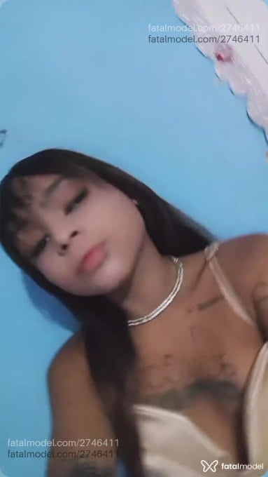 Acompanhante mulher trans com cabelo castanho de olhos pretos em Contagem - Almeida