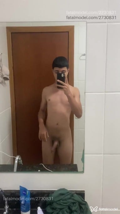 Acompanhante homem com cabelo castanho de olhos castanhos em Catalão Acompanhante homem com cabelo castanho de olhos castanhos em Catalão - David Israel