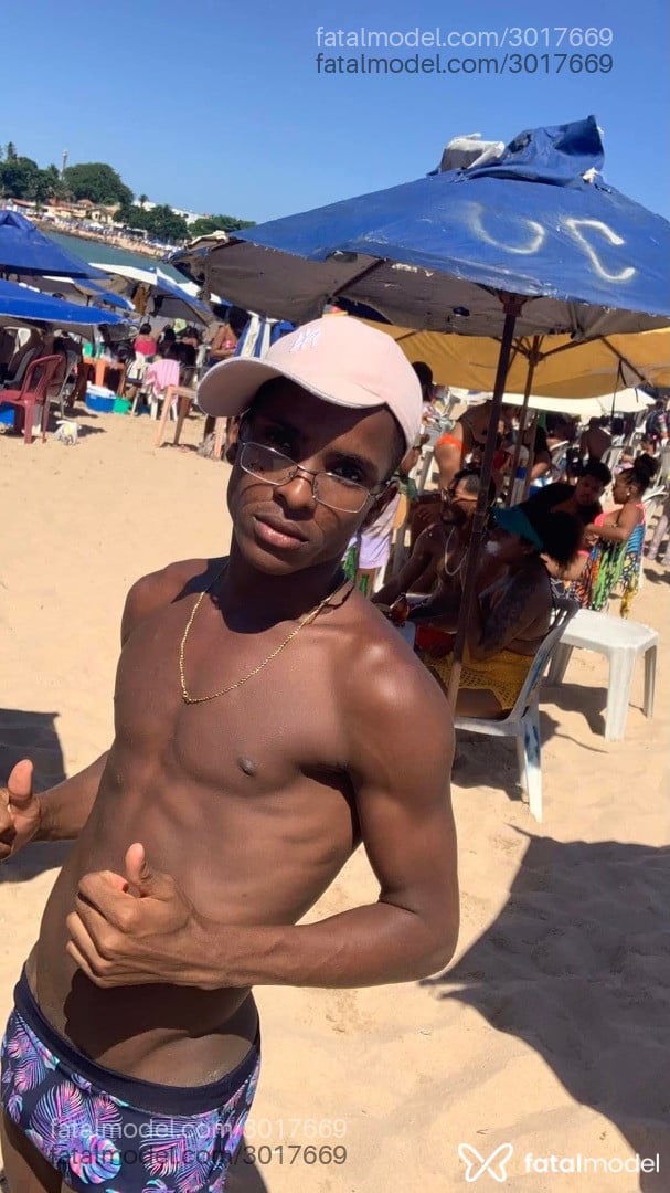 Acompanhante homem sem cabelo de olhos pretos em Jequié Acompanhante homem sem cabelo de olhos pretos em Jequié - Elbert