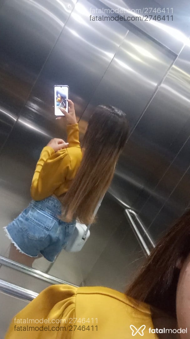 Acompanhante mulher trans com cabelo castanho de olhos pretos em Contagem - Almeida