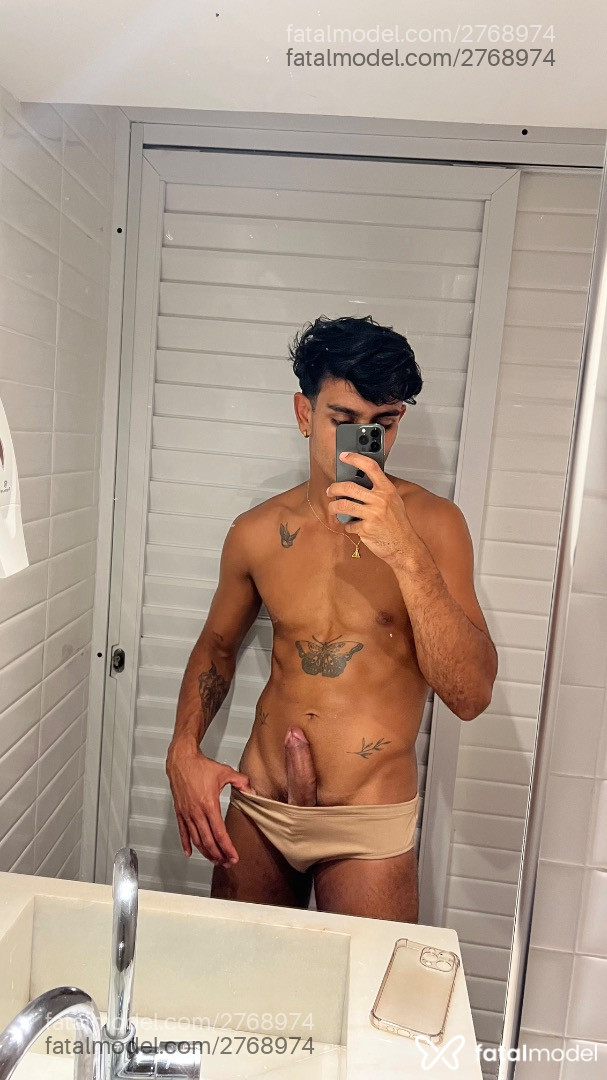 Acompanhante homem morena (o) de olhos castanhos em Virtual - Ângelo