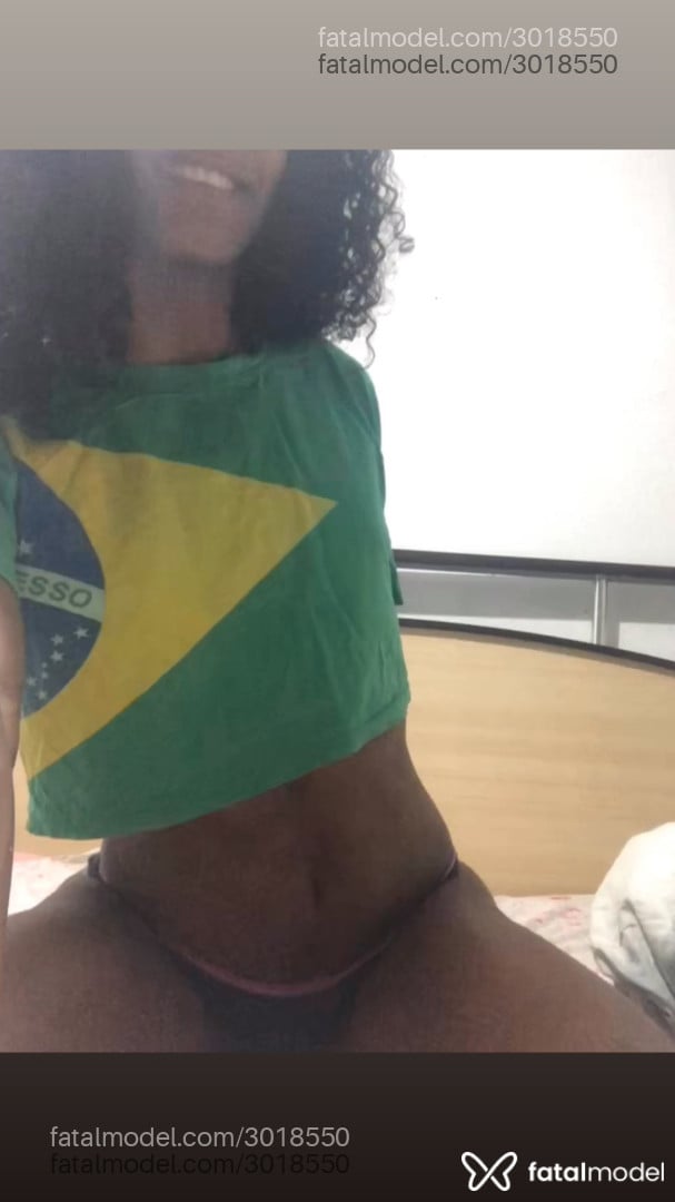 Acompanhante mulher trans morena (o) de olhos pretos em Florianópolis - Julinha
