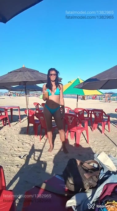Acompanhante mulher trans com cabelo castanho de olhos castanhos em Porto Alegre - Thais Souza
