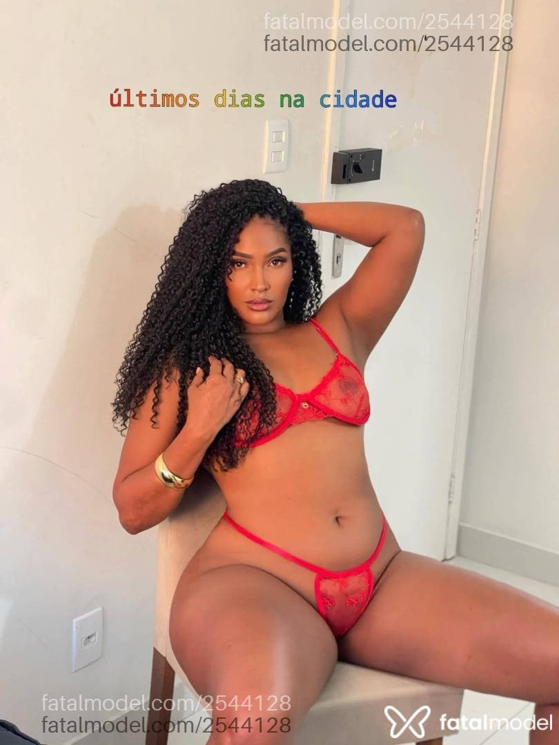 Acompanhante mulher morena (o) de olhos pretos - Gabriela Alves