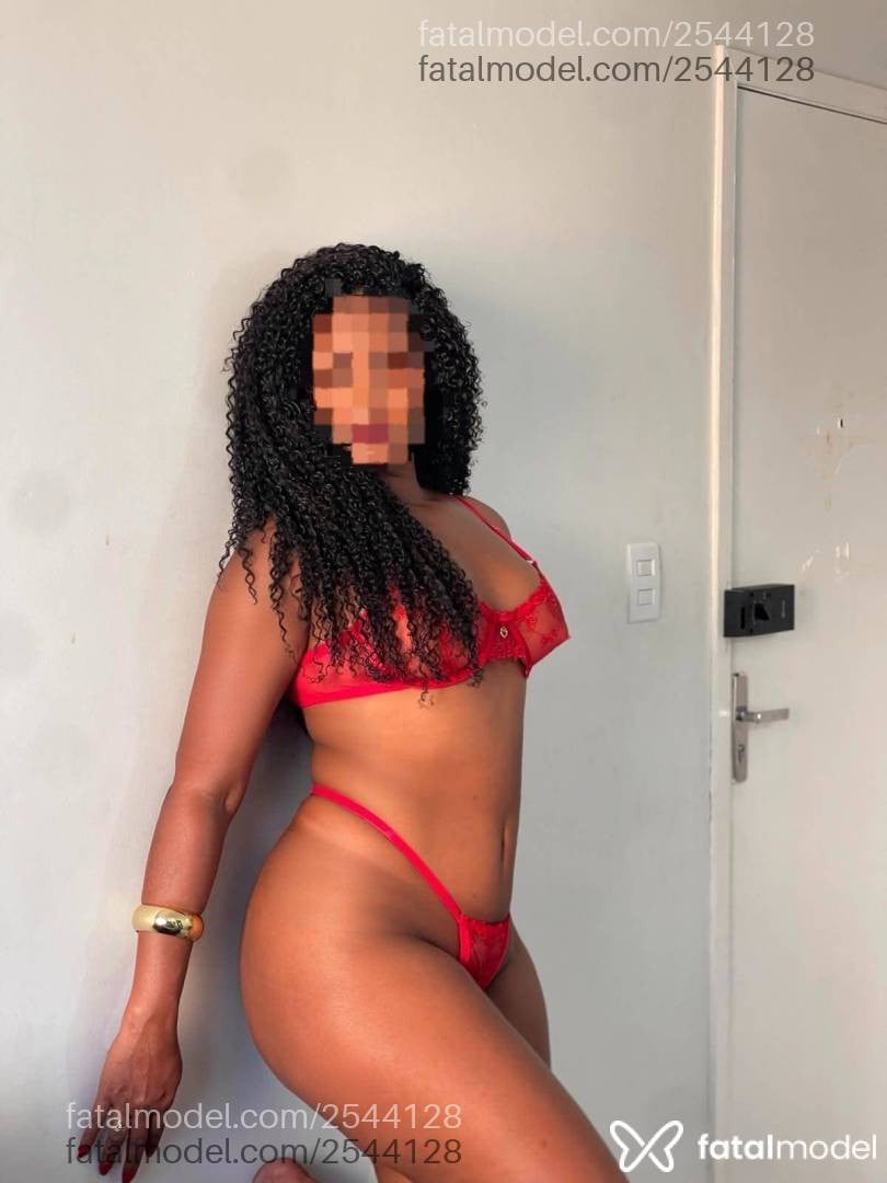 Acompanhante mulher morena (o) de olhos pretos - Gabriela Alves