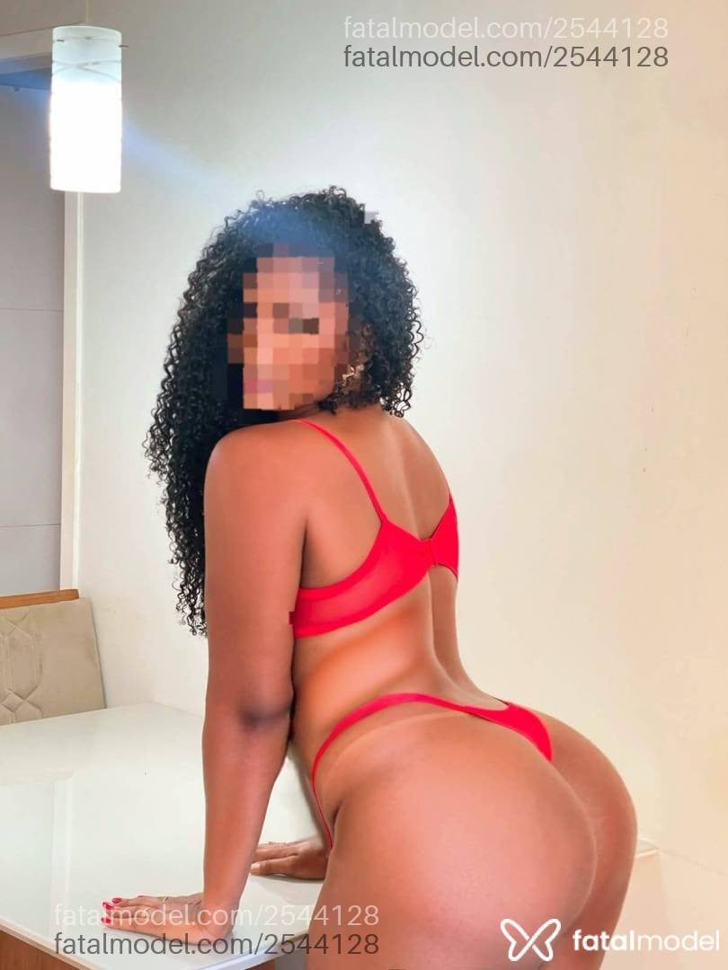Acompanhante mulher morena (o) de olhos pretos - Gabriela Alves