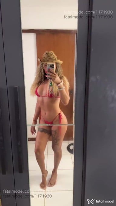 Acompanhante mulher loira (o) de olhos castanhos em Salvador - Núbia Carvalho