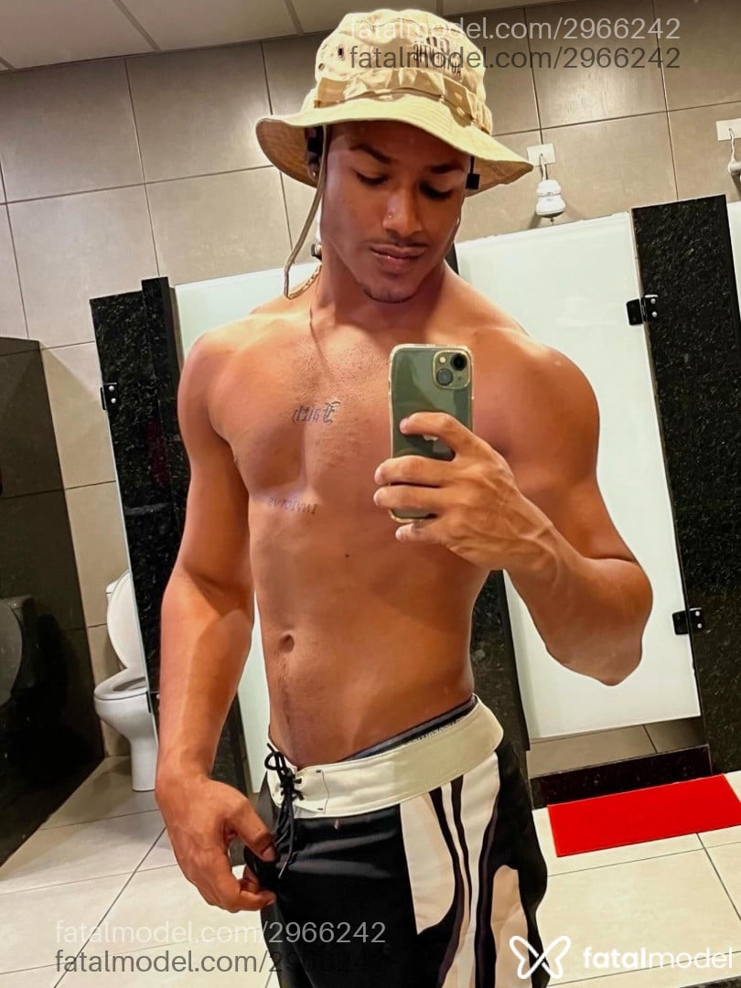 Acompanhante homem morena (o) de olhos pretos em Recife Acompanhante homem morena (o) de olhos pretos em Recife - Vinicius