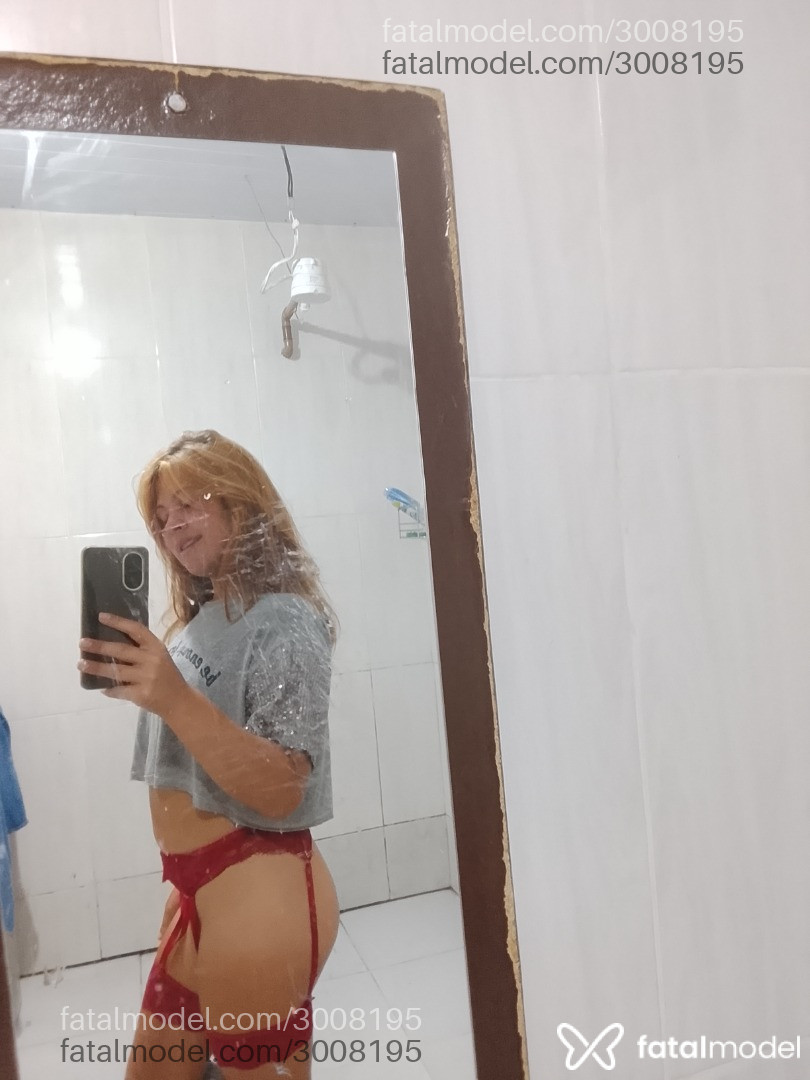 Acompanhante mulher loira (o) de olhos mel em Virtual - Luana