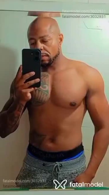 Acompanhante homem morena (o) de olhos castanhos em Brusque - Júlio Cesar