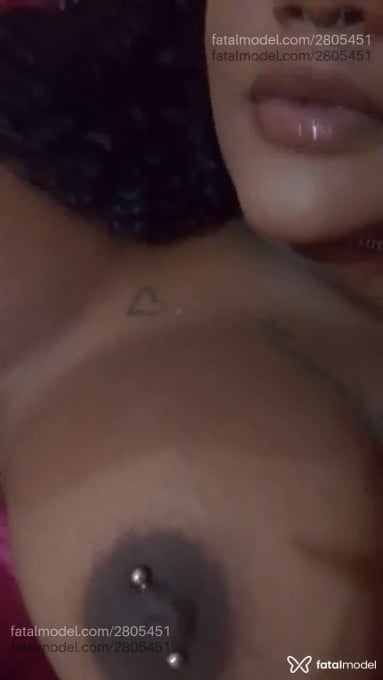 Acompanhante mulher morena (o) de olhos pretos em Uberlândia - Melissa
