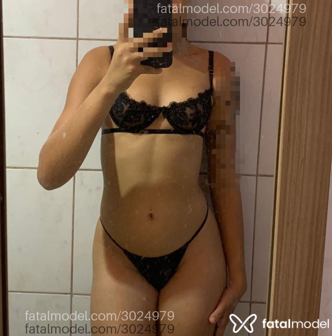 Acompanhante mulher loira (o) de olhos castanhos em Salvador Acompanhante mulher loira (o) de olhos castanhos em Salvador - Isadora