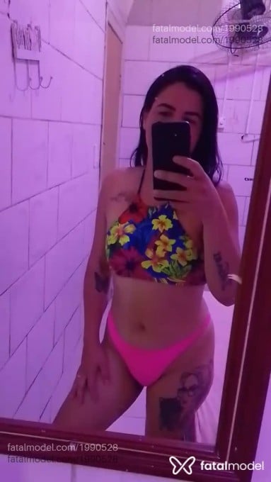 Acompanhante mulher com cabelo castanho de olhos castanhos em Belo Horizonte - Katrina
