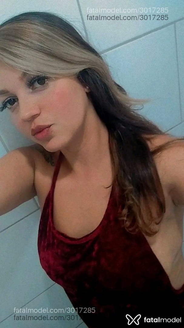 Acompanhante mulher loira (o) de olhos castanhos em Bragança Paulista - Babyh