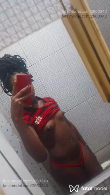 Acompanhante mulher trans sem cabelo de olhos pretos - Marcelly Silva