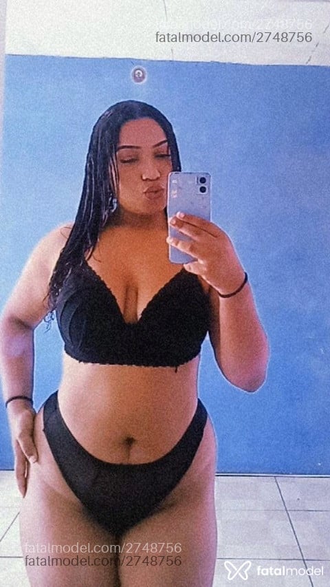 Acompanhante mulher com cabelo castanho de olhos castanhos em Rio Grande Acompanhante mulher com cabelo castanho de olhos castanhos em Rio Grande - Larissa