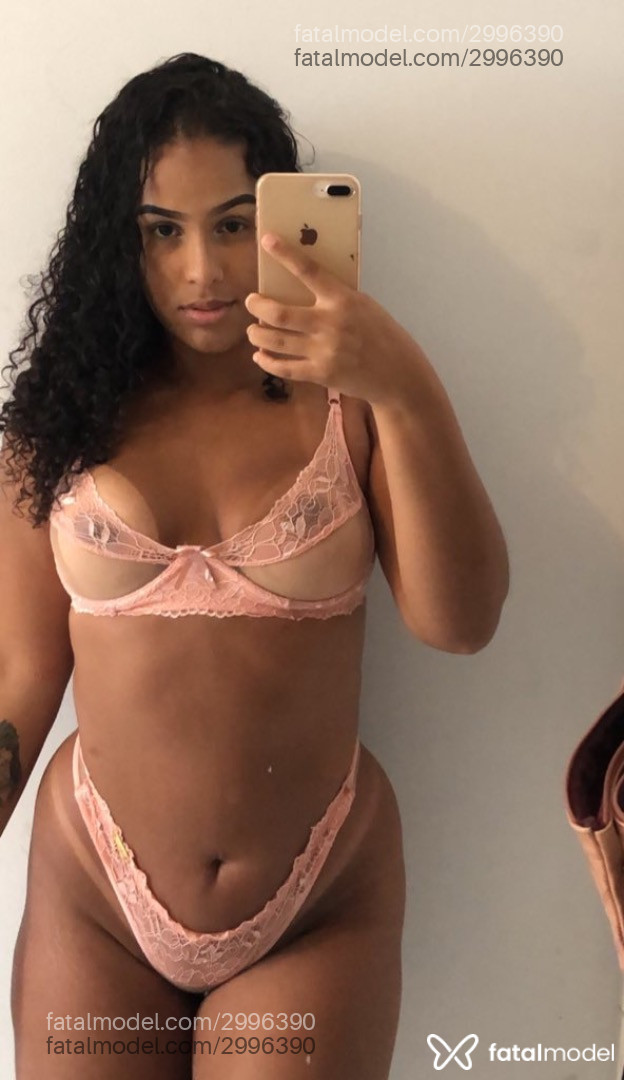 Acompanhante mulher morena (o) de olhos pretos em Virtual - Morena