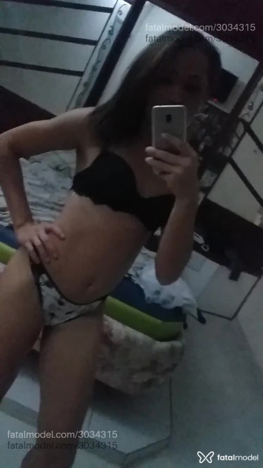 Acompanhante mulher trans loira (o) de olhos verdes em Virtual - Millla