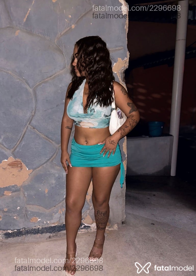 Acompanhante mulher morena (o) de olhos castanhos em Cabo Frio Acompanhante mulher morena (o) de olhos castanhos em Cabo Frio - Karina