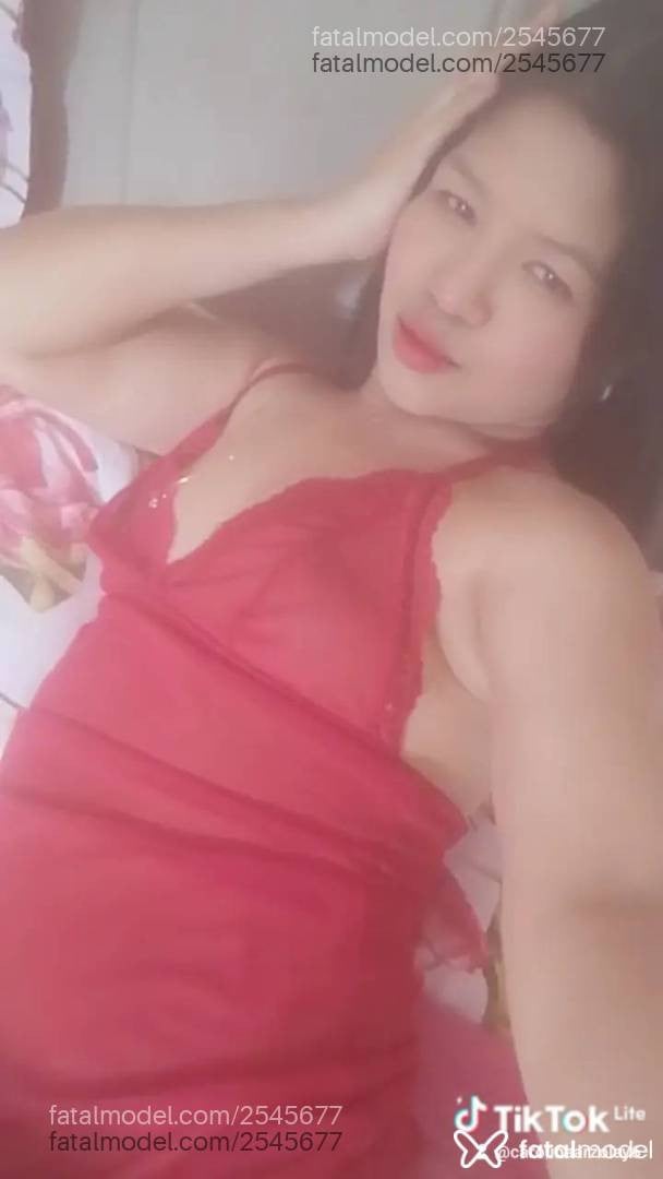 Acompanhante mulher com cabelo castanho de olhos verdes - Carol