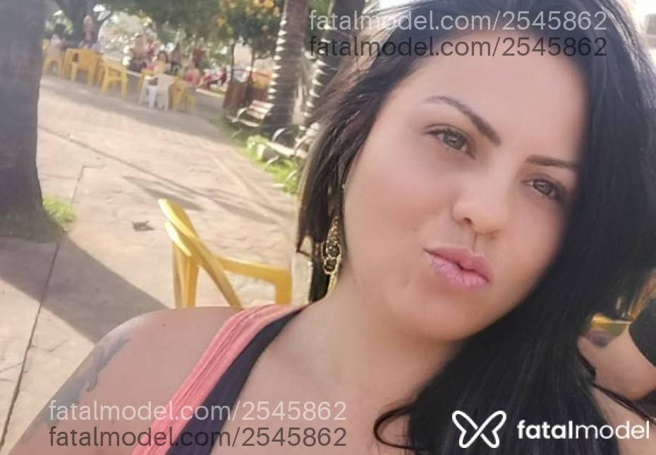 Acompanhante mulher morena (o) de olhos verdes em Extrema - Lady Davillyn