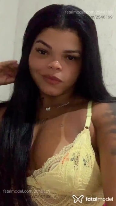 Acompanhante mulher com cabelo castanho de olhos pretos em Duque de Caxias - Livia Antunes