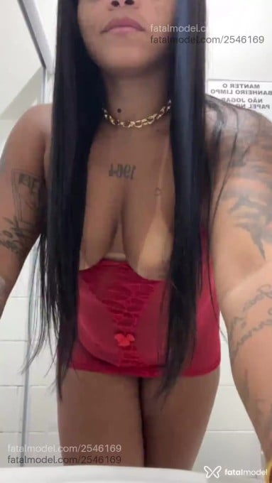 Acompanhante mulher com cabelo castanho de olhos pretos em Duque de Caxias - Livia Antunes