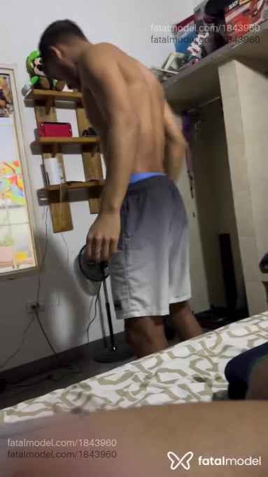 Acompanhante homem morena (o) de olhos castanhos - Marcos xxx Acompanhante homem morena (o) de olhos castanhos - Marcos xxx