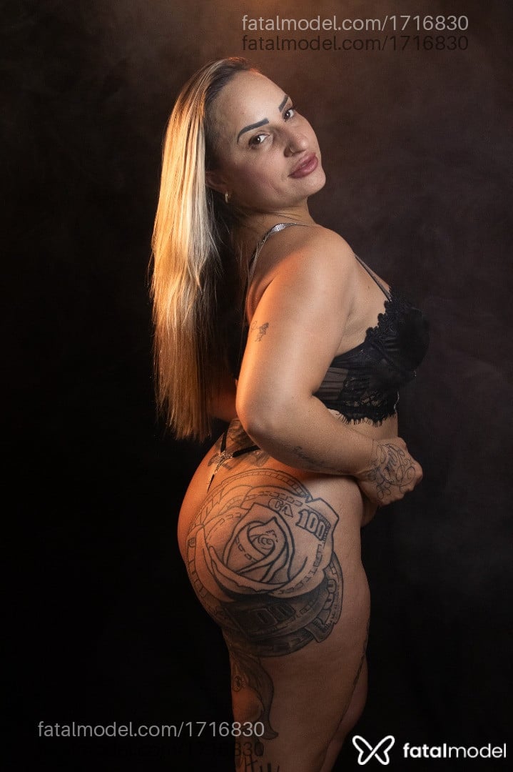 Acompanhante mulher com cabelo castanho de olhos castanhos em São José - Skarlety