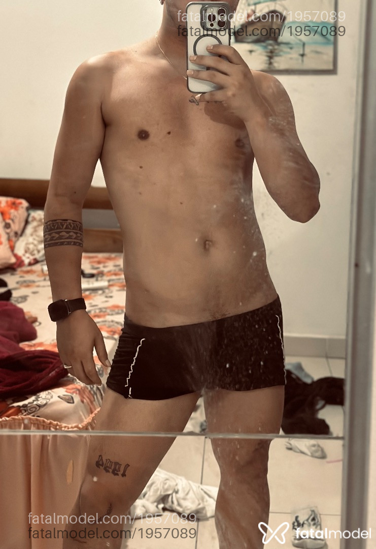 Acompanhante homem morena (o) de olhos castanhos em Balneário Camboriú Acompanhante homem morena (o) de olhos castanhos em Balneário Camboriú - Netto