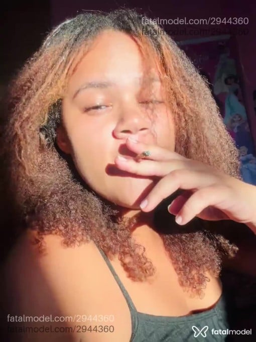Acompanhante mulher morena (o) de olhos castanhos - Maria Eduarda Acompanhante mulher morena (o) de olhos castanhos - Maria Eduarda