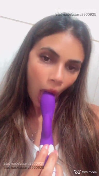 Acompanhante mulher com cabelo castanho de olhos castanhos em Virtual - Karolina