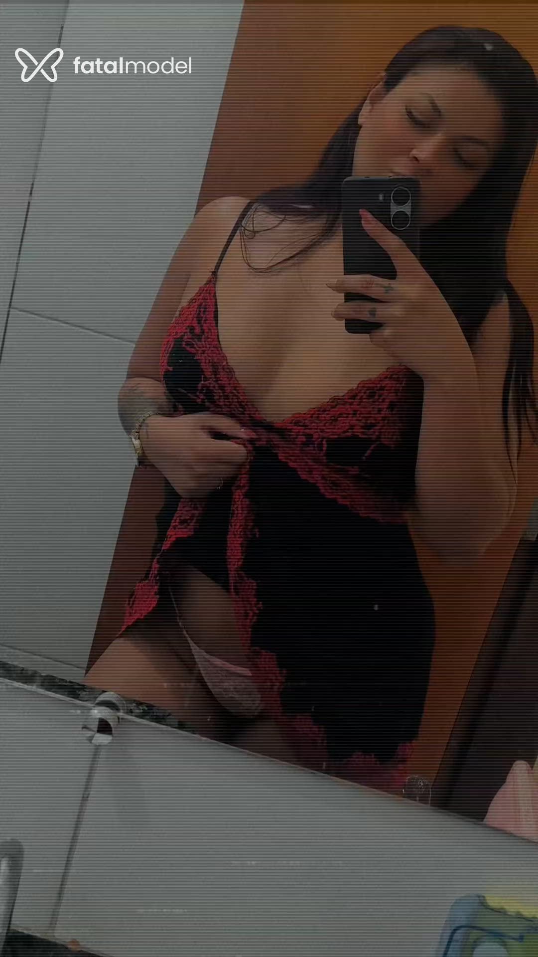 Acompanhante mulher com cabelo castanho de olhos mel - Melissa