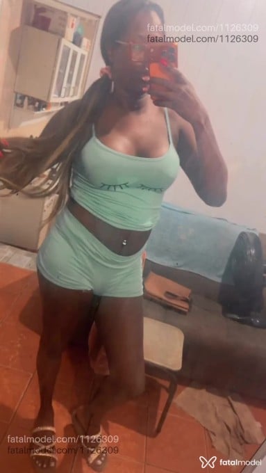 Acompanhante travesti morena (o) de olhos pretos em Araras Acompanhante travesti morena (o) de olhos pretos em Araras - Nicole gold