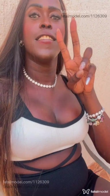 Acompanhante travesti morena (o) de olhos pretos em Araras Acompanhante travesti morena (o) de olhos pretos em Araras - Nicole gold