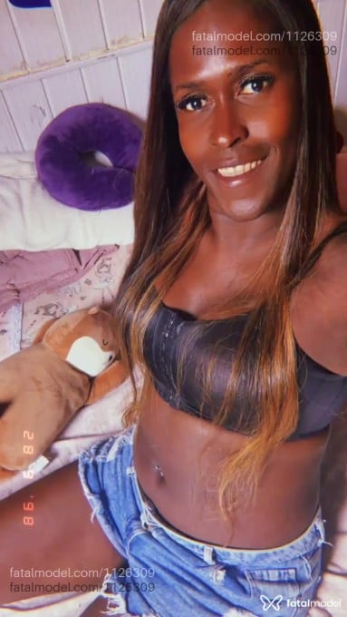 Acompanhante travesti morena (o) de olhos pretos em Araras Acompanhante travesti morena (o) de olhos pretos em Araras - Nicole gold