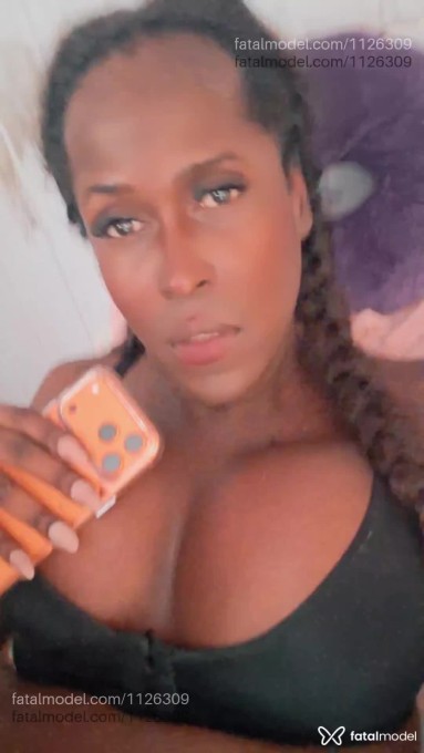 Acompanhante travesti morena (o) de olhos pretos em Araras Acompanhante travesti morena (o) de olhos pretos em Araras - Nicole gold