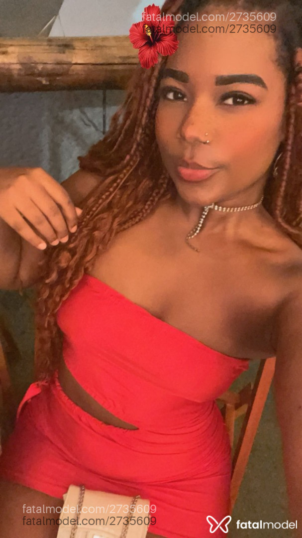 Acompanhante mulher morena (o) de olhos castanhos em Salvador - Pretarara